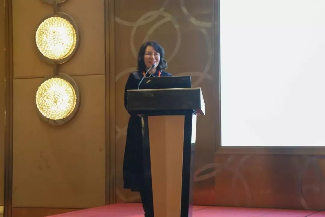李伟华院长作大会主题报告