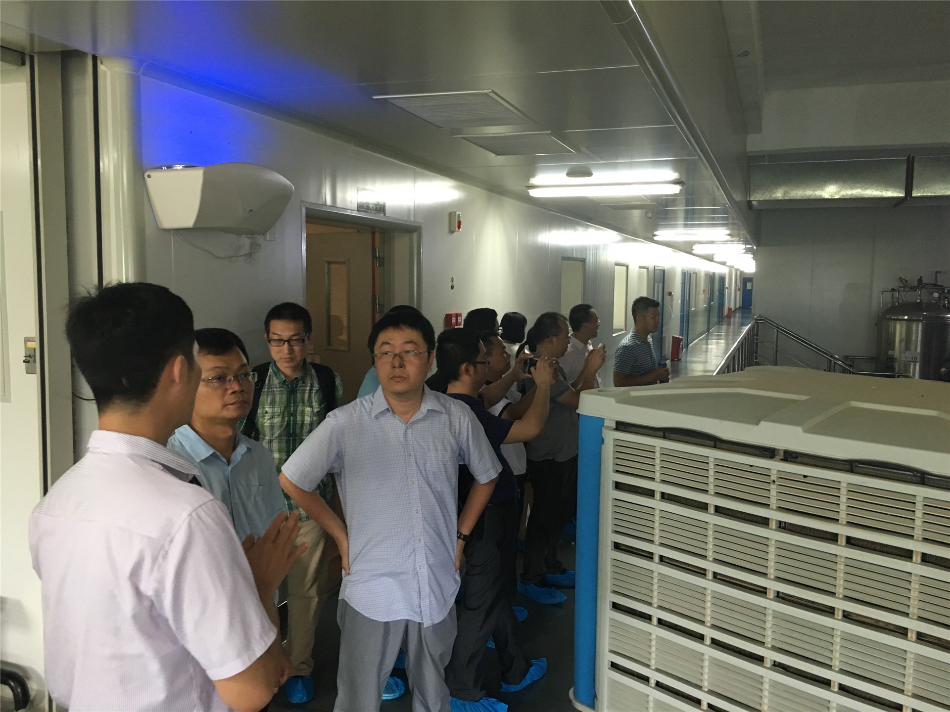 太阳网集团tcy8722直属部门工会组织全院教工参观广东新材料基地