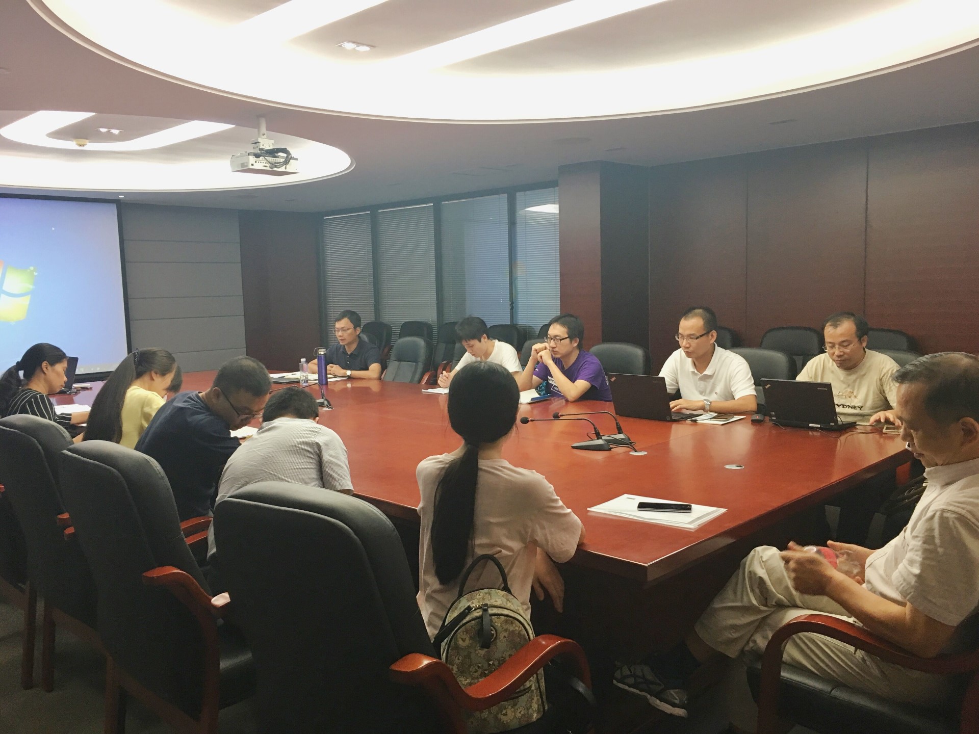 太阳网集团tcy8722直属党支部召开“讲道德，有品行”专题学习讨论会