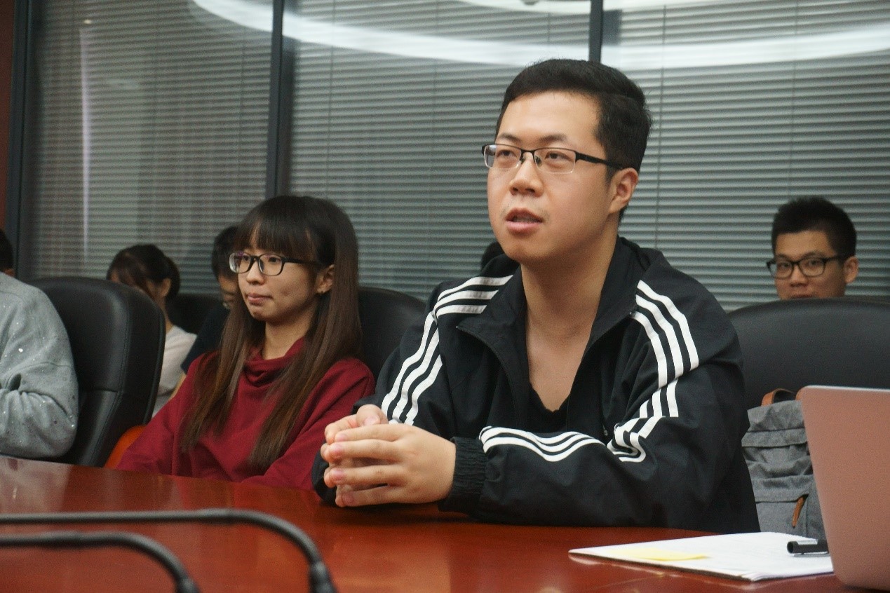 太阳网集团tcy8722举行首次研究生座谈会