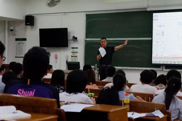 我院化工大讲堂学术报告顺利举行