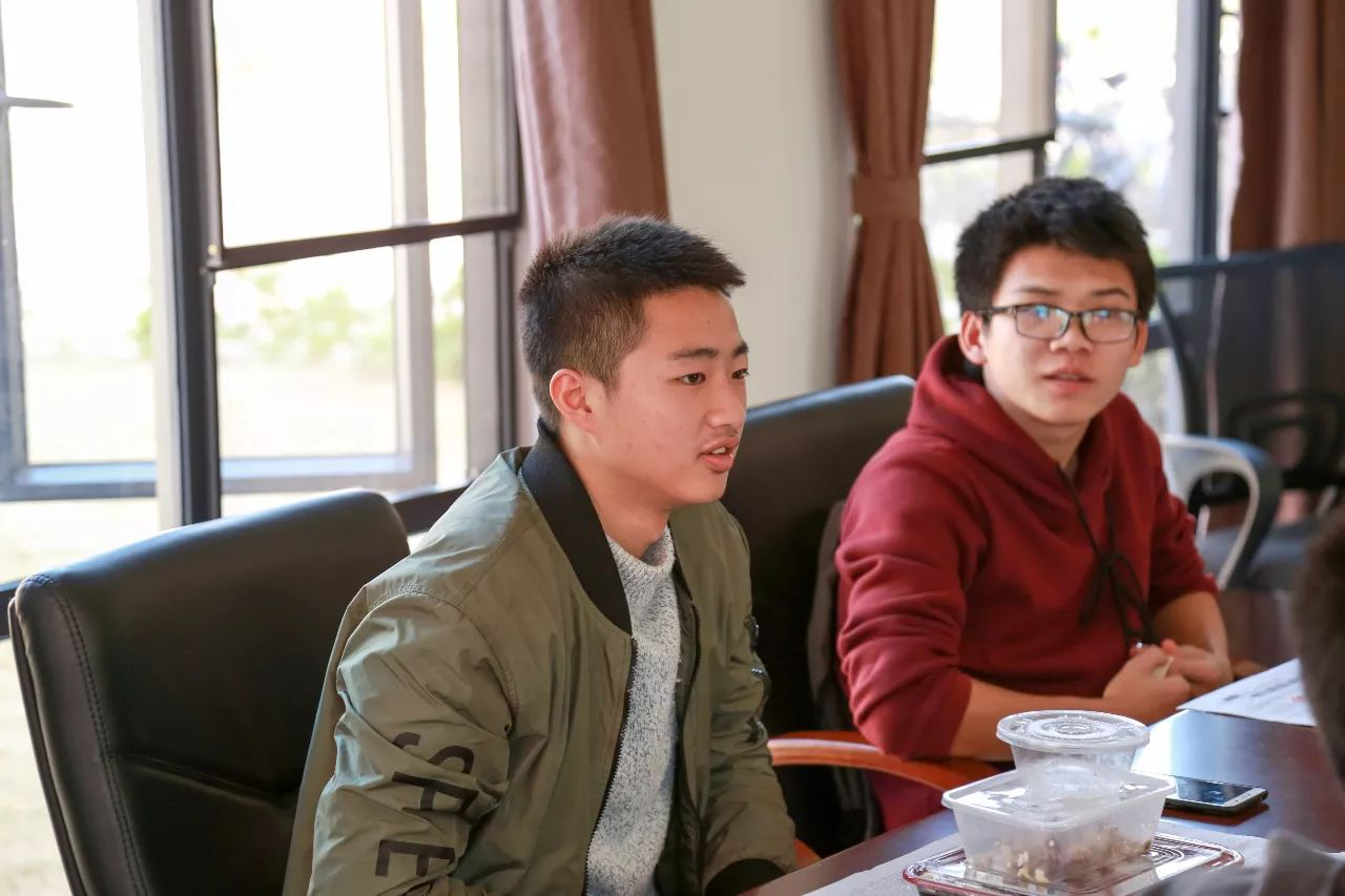 我院第十五期期末专题午餐会在海滨红楼顺利举行