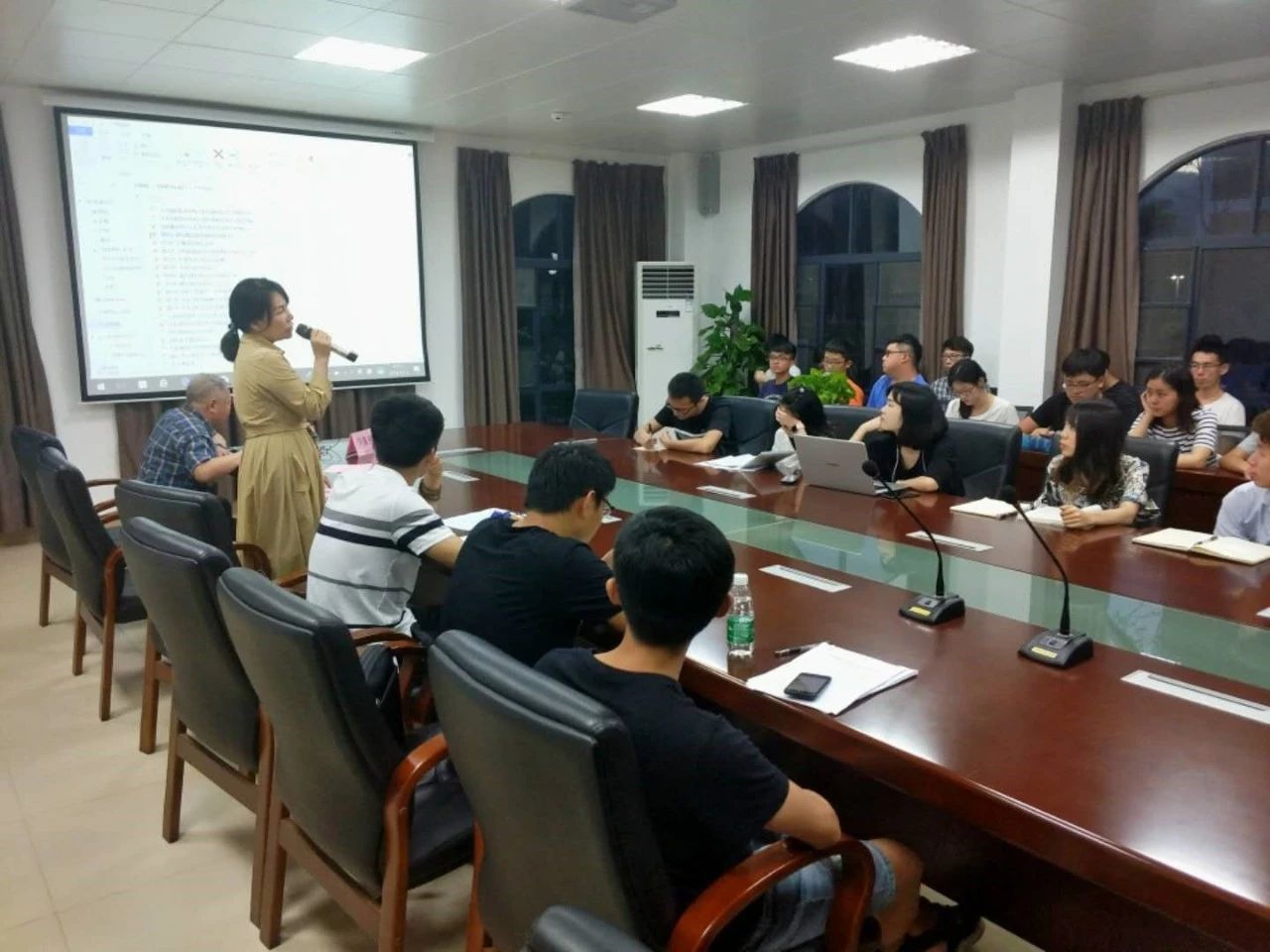 “化时代，聚前沿”第四十五讲 | 三分涂料七分工